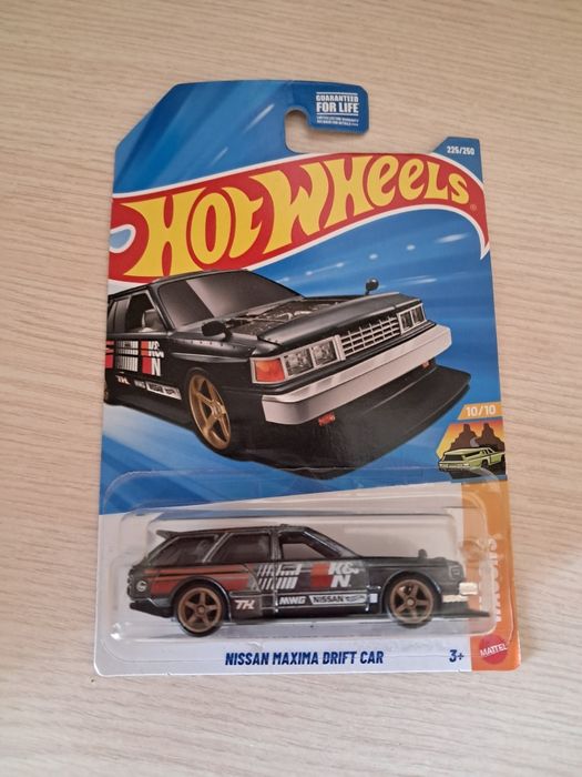 Продаю машинку Hotwheels Nissan Maxima Drift car STH