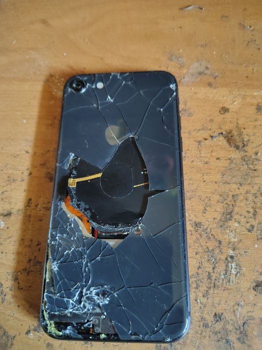 Айфон se полурабрчий