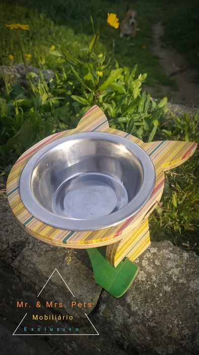 Comedouro elevado para gatos