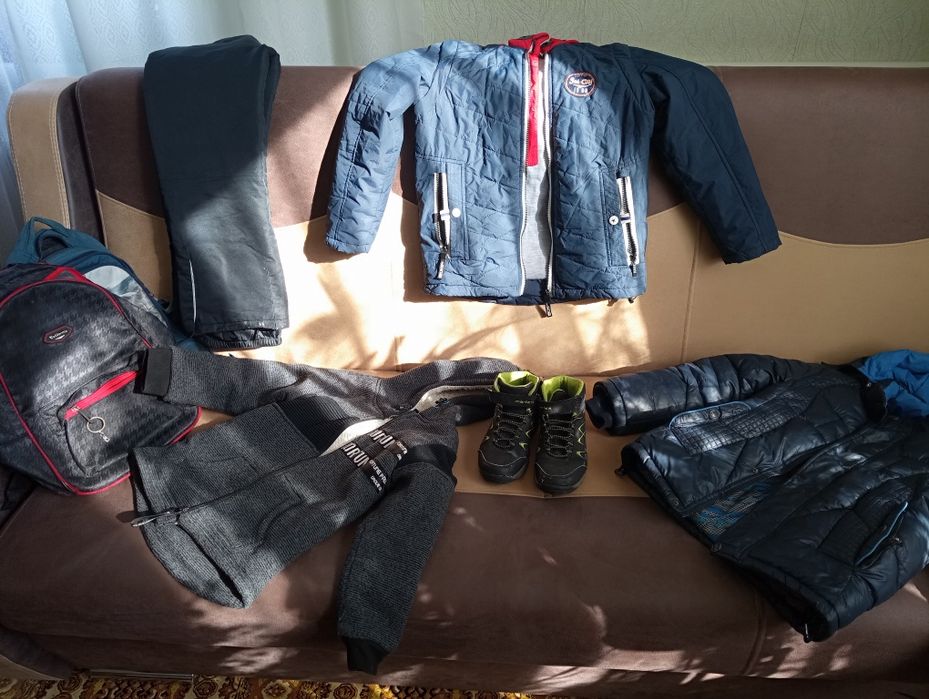 Безкоштовно одяг для хлопчика 7-9 років