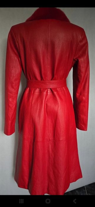Czerwony płaszcz Skóra naturalna 38 40 zjawiskowy