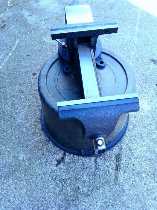 torno de bancada king tony 8" novo

torno de bancada king tony 8" novo