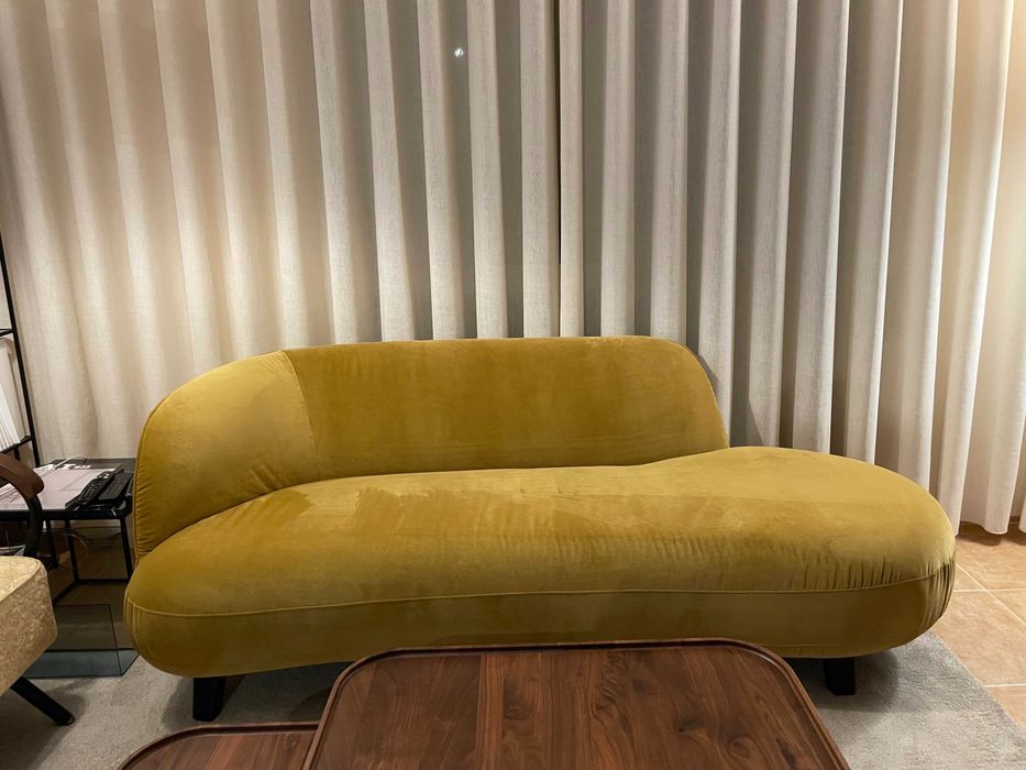 Sofá Veludo Mostarda LaRedoute AMPM
