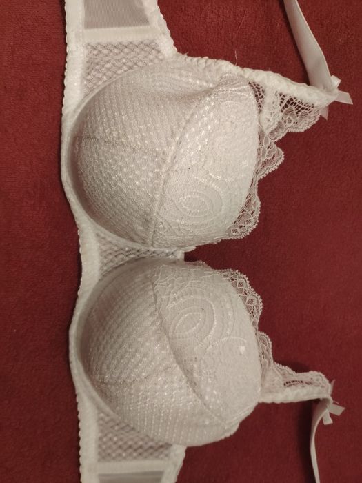 Biustonosz Nessa 75D