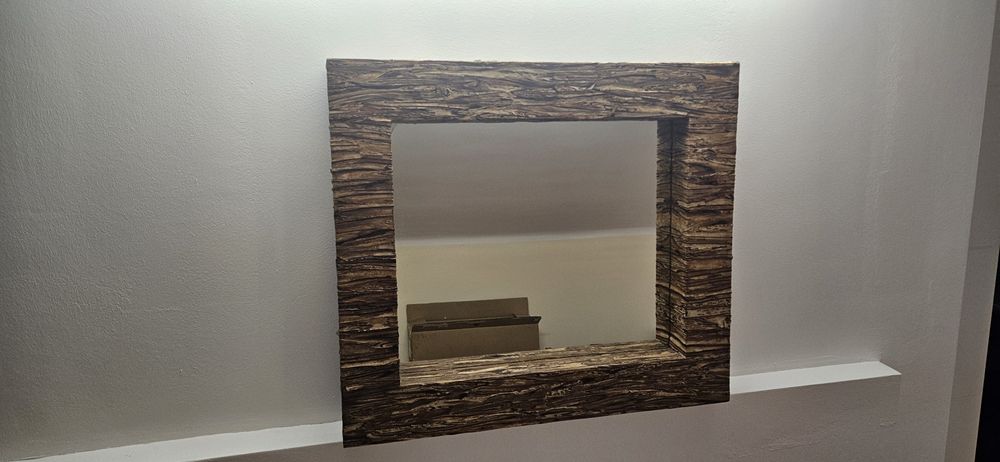 Espelho de madeira