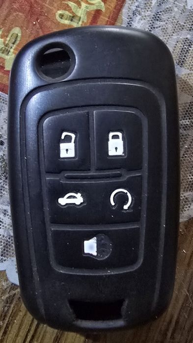 Продам брелок Chevrolet Volt 1