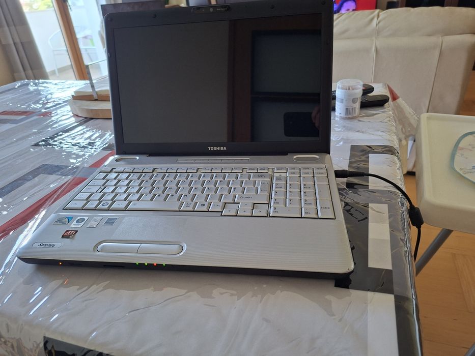 Portátil toshiba L500