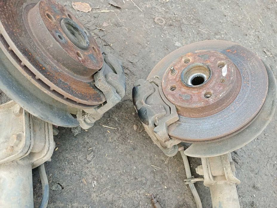 Стойки передні задні ваз 2108-2115