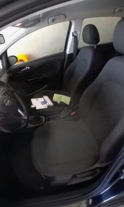 Opel corsa 1.2 Edition