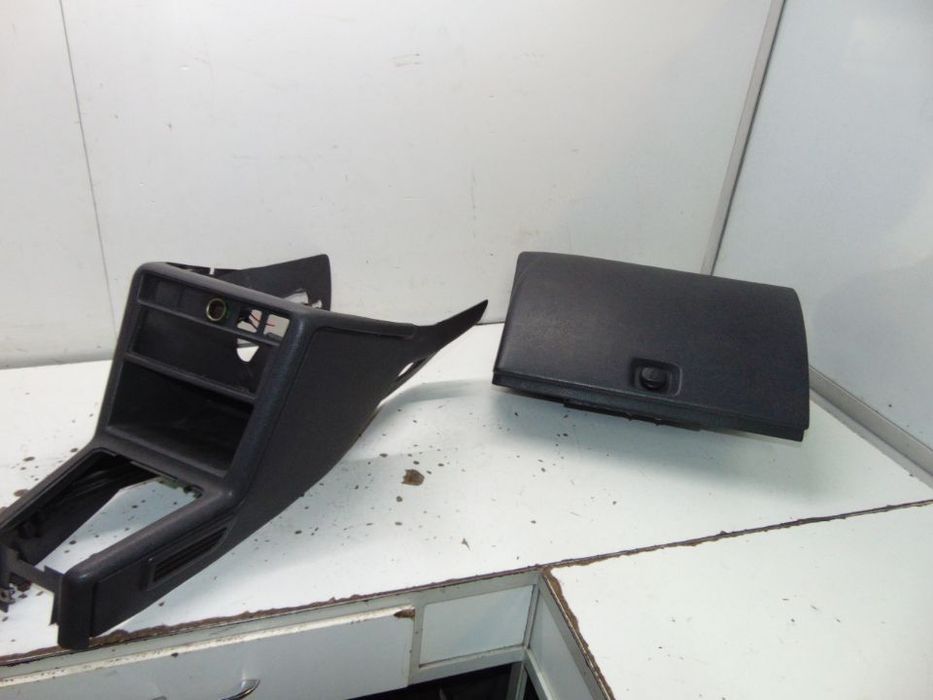 Peugeot 305 consola central/porta luvas