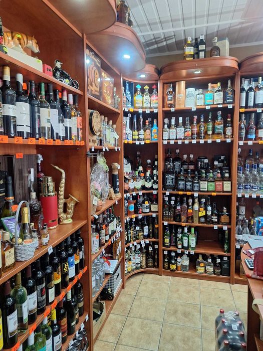 Regały i lady sklepowe