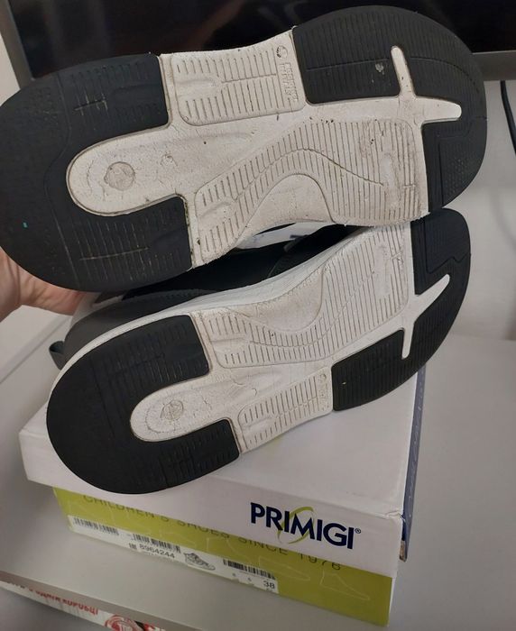 Кросівки підлітку Primigi  38