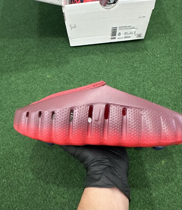 Nike Mind 001 Solar Red