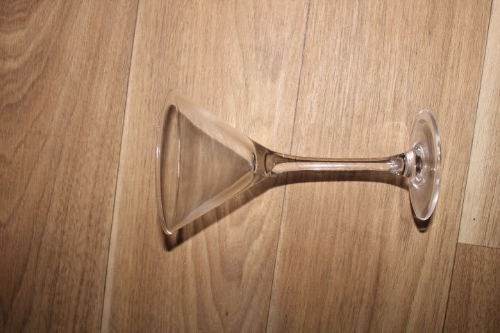 Copos diversos e canecas