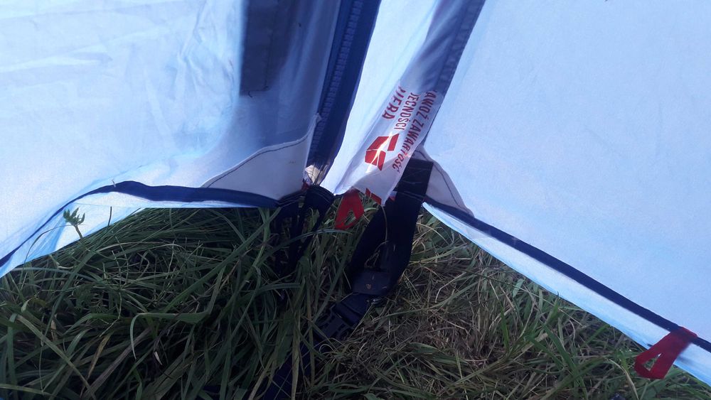Zajefajny namiot urlop camping nocleg