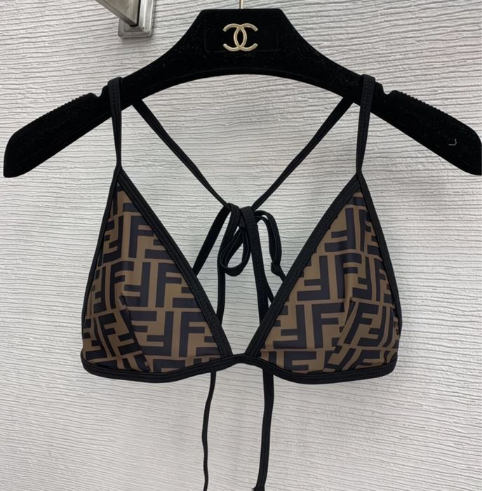Купальник Fendi.