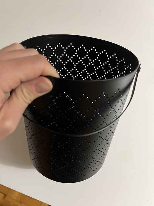 Czarny lampion metalowy URSKILJA IKEA 22cm