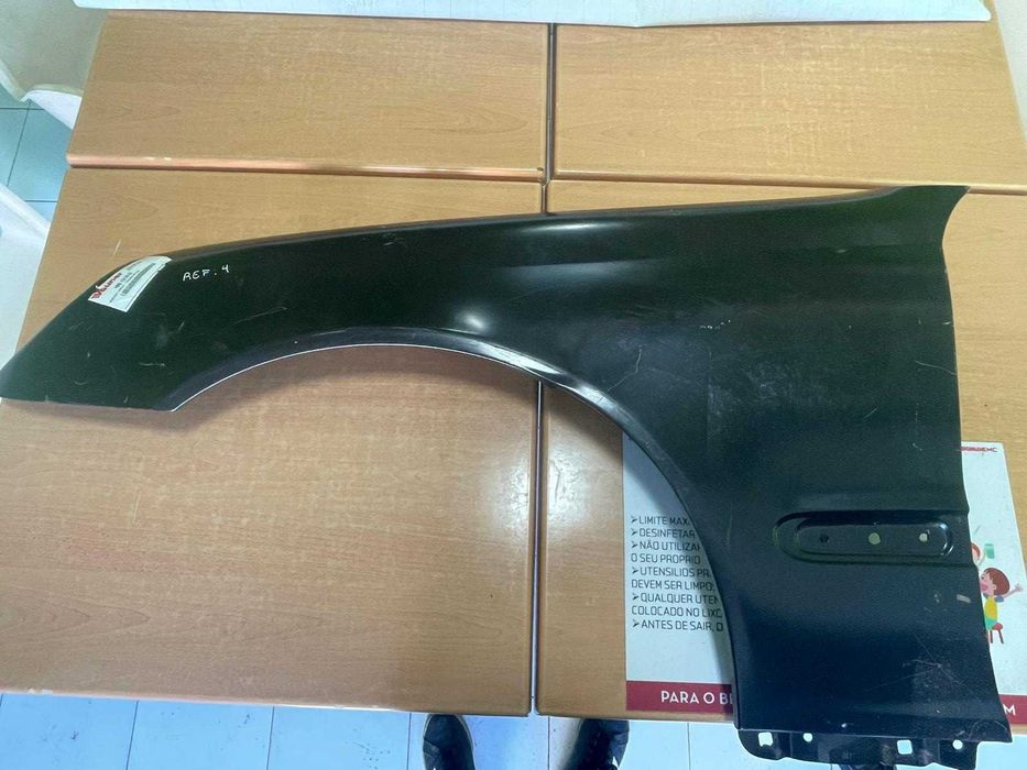 Guarda Lamas Esquerdo NOVO Mercedes W 203