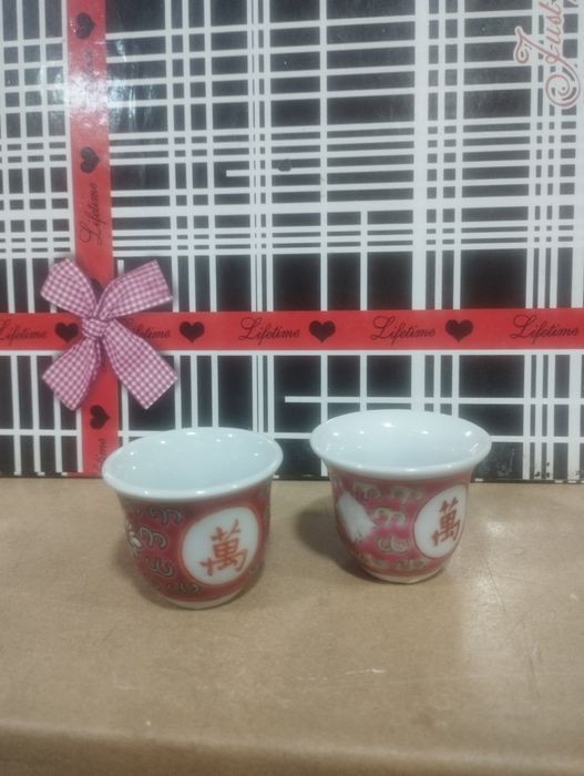 Peças em porcelana em miniatura