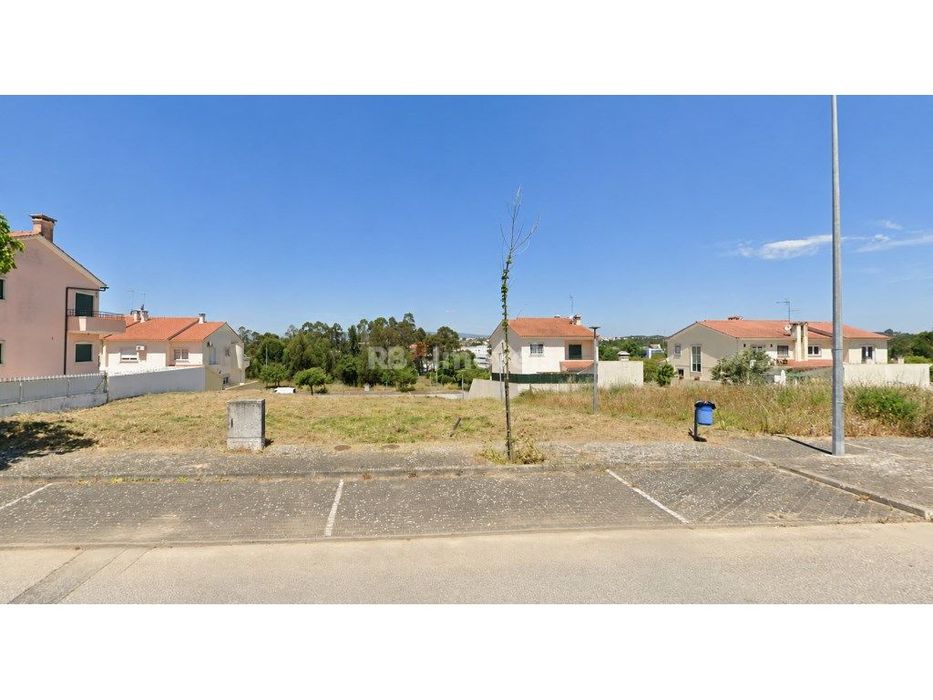 Lote para construção de moradia na Urbanização Casal Vidigal, Entro...
