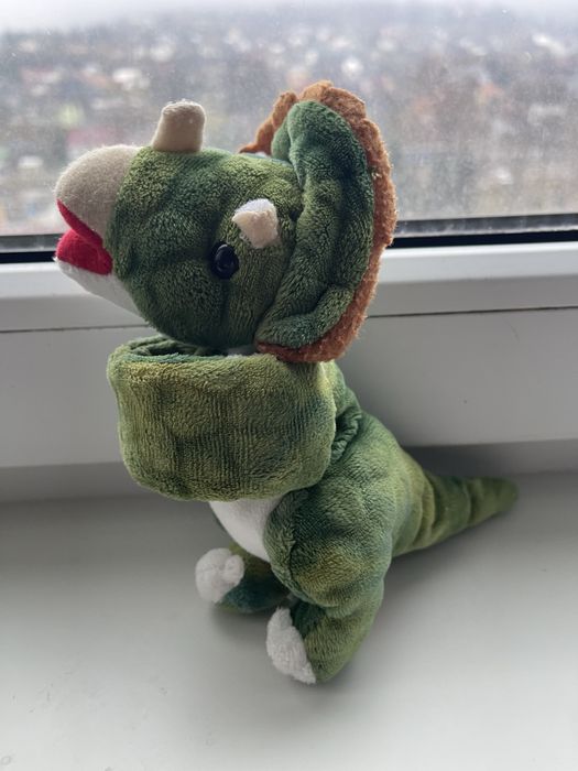 Продам дитячі іграшки маленького розміру . Нові .?