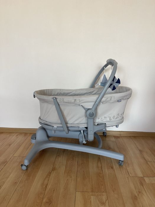 Ліжечко-стільчик Chicco для дитини