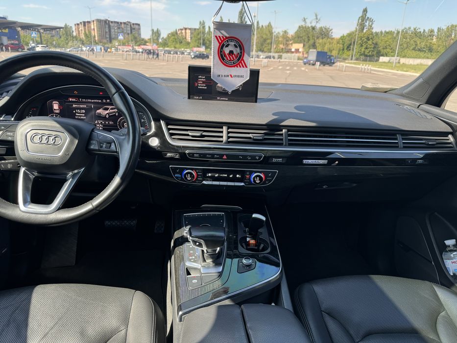 Audi Q7 3.0TFSI QUATTRO 2017 год