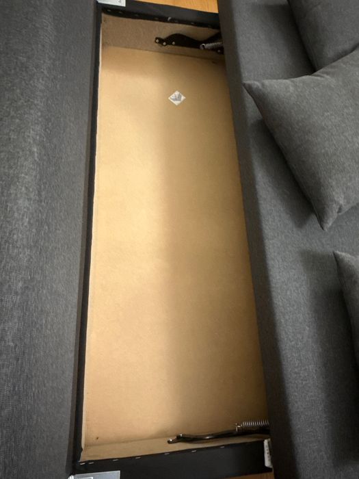 Sofá cama Ikea com almofadas