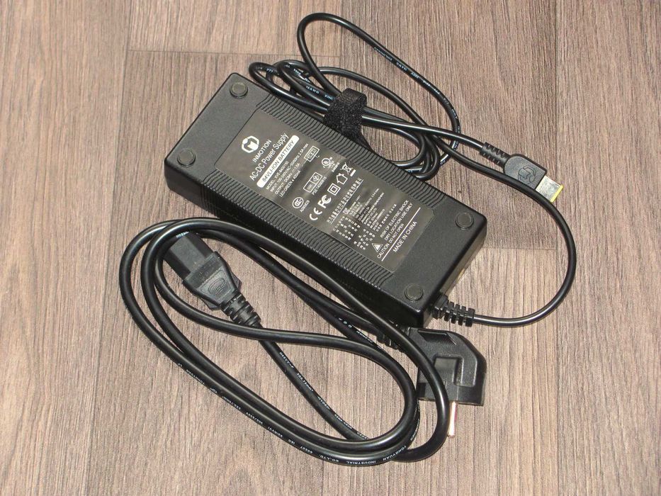 Моноколесо, на ходу, EUC InMotion SCV V5F, 14", 550 Вт, 320 Вт*год