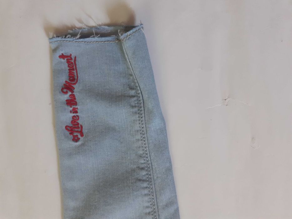 Spodnie dziewczęce - jeans - r. 122 - skinny
