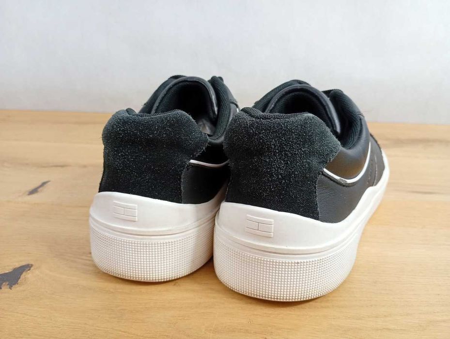 Damskie buty sportowe, TOMMY HILFIGER, Sneakersy Feminine, rozmiar 40