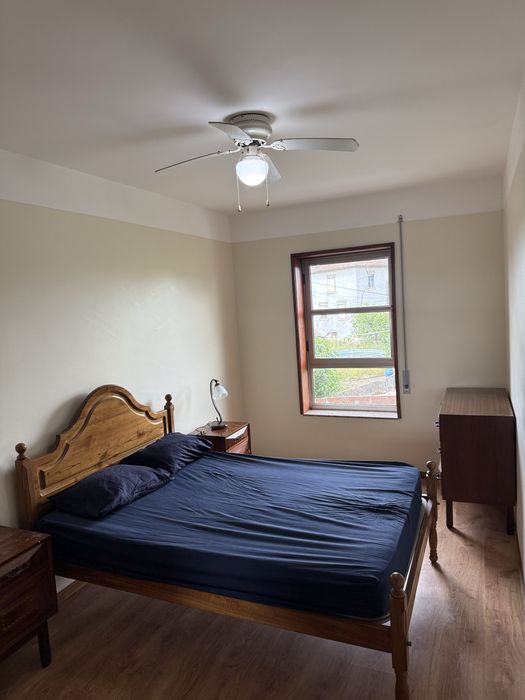 Quarto pra solteiro em arrifana com entrada imediata