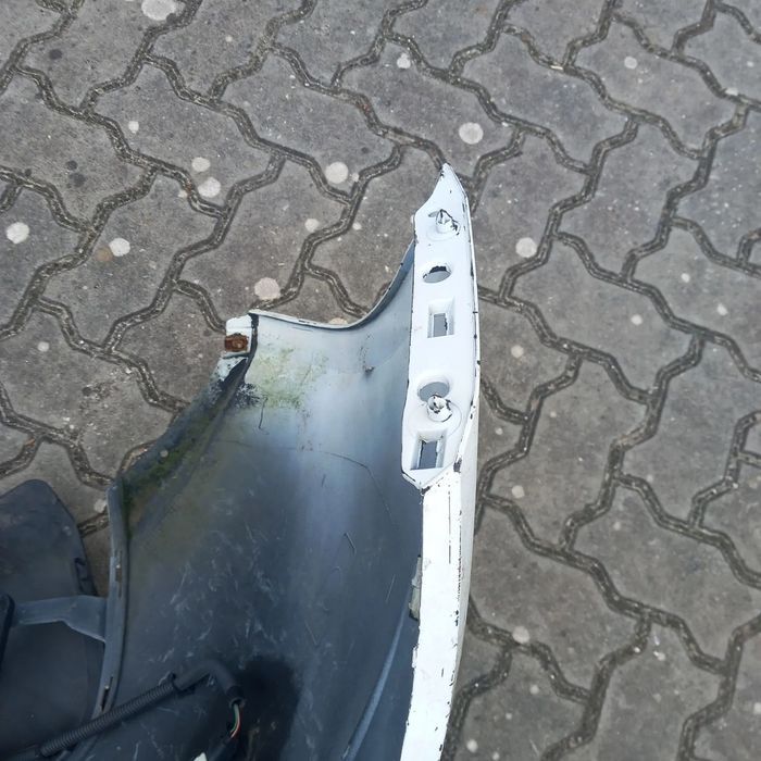 Para choques tras peugeot 308. 9677960477