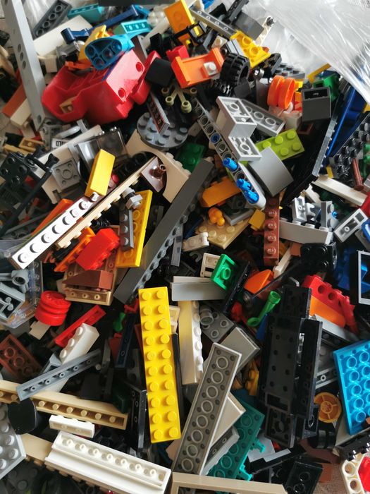 1kg Lego City, Jurrasic, Technic, Ninjago Owen Grady, 5 dinozaurów