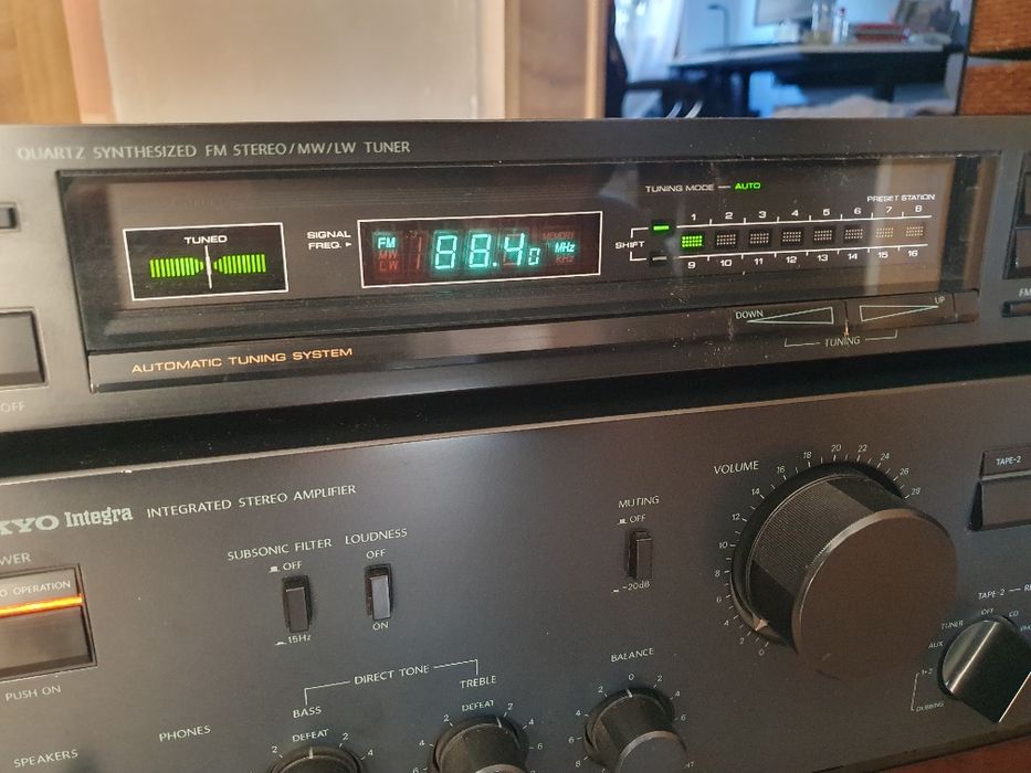 Wysokiej klasy Tuner Onkyo T4330 integra -