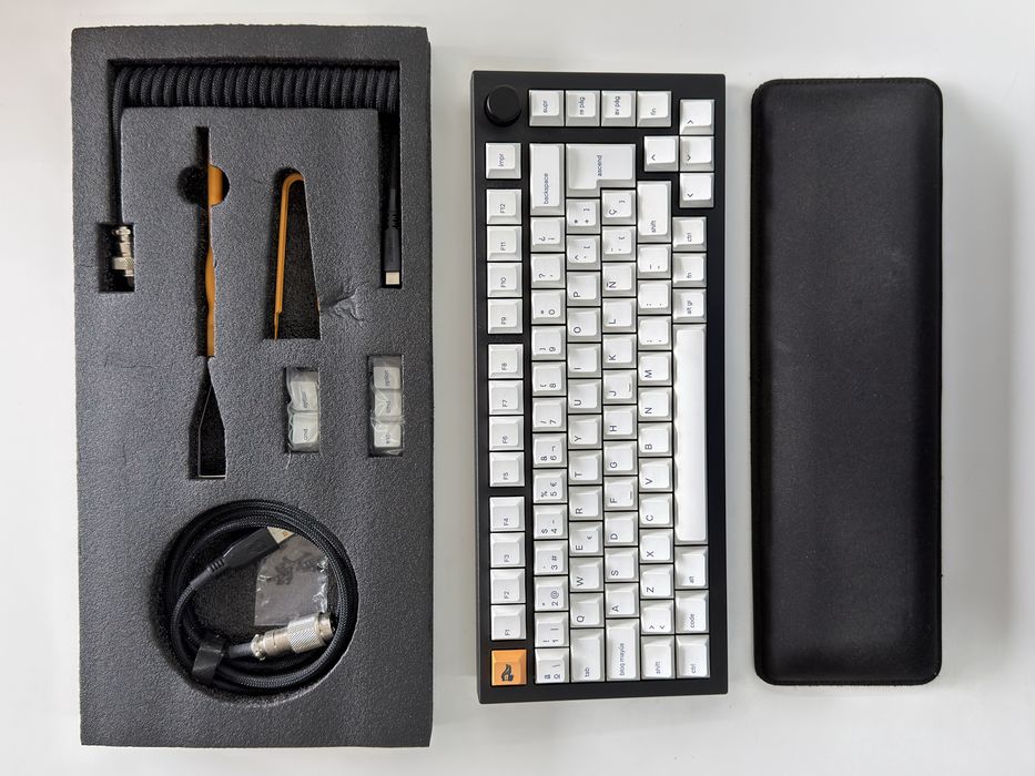 Glorious GMMK PRO Pre-Built + Panda Switches | Mecânico 75%