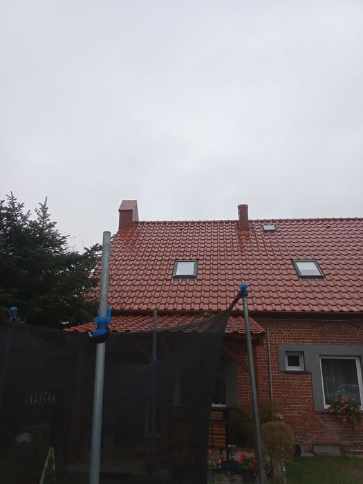 Dekarz. Montaż okien Dachowych. Wymiana okna dachowego