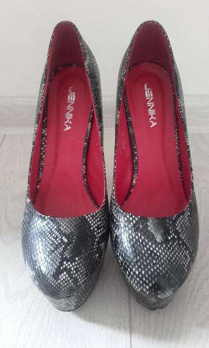 Nowe szpilki rozm. 39