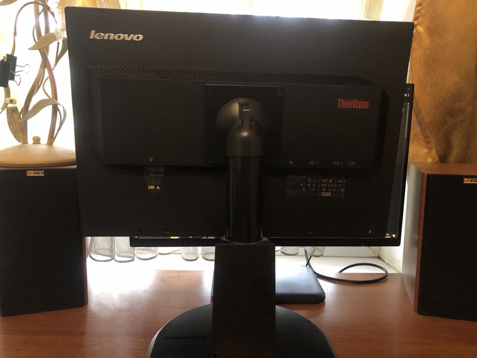 Ігровий монітор 22 дюйми Lenovo LT 2252