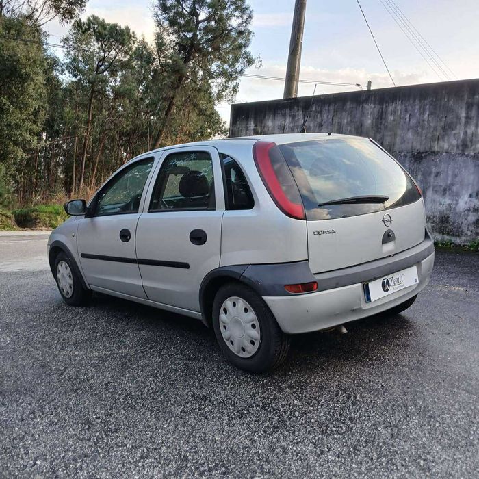 Opel Corsa C 1.0 de 2003 - Peças Usadas