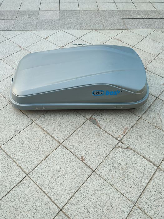 Bagageira de máximo 50kg (320 litros)