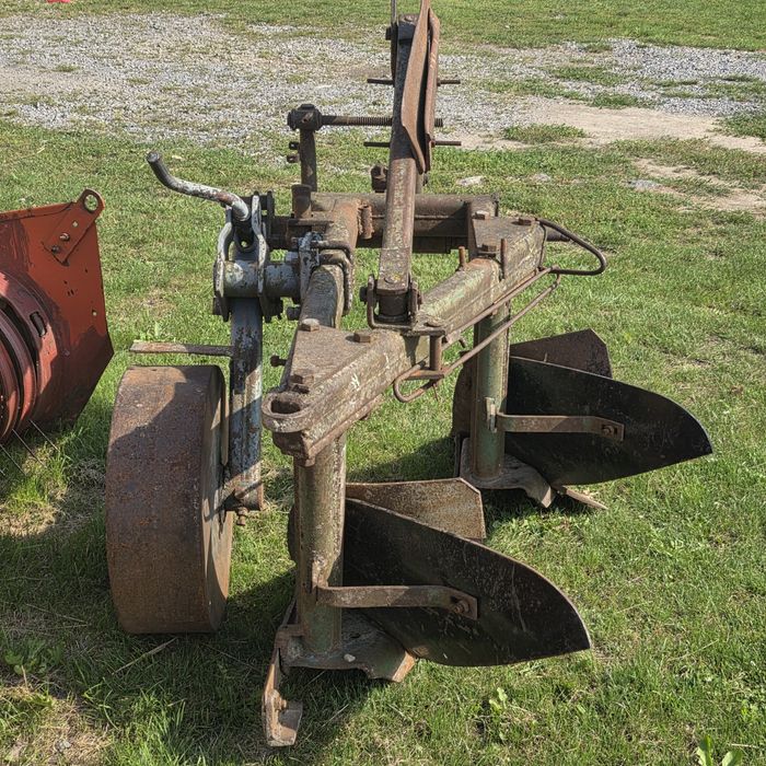 Плуг 2 корпусний Польський