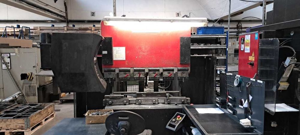 Hydrauliczna prasa krawędziowa AMADA