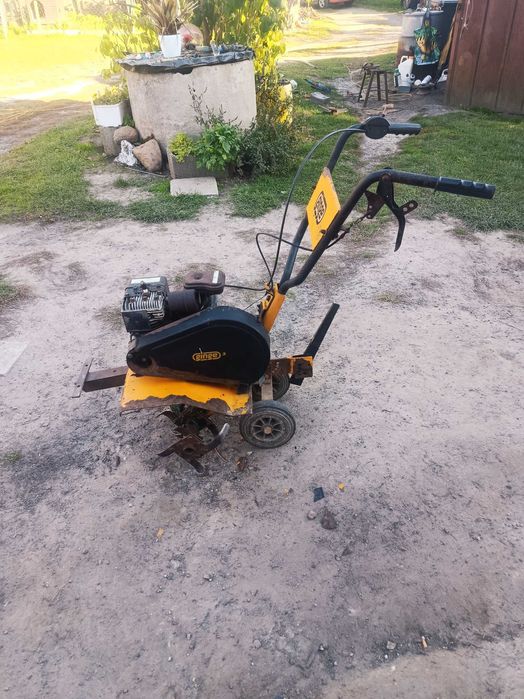 Glebogryzarka BRIGGS & STRATTON 3Hp