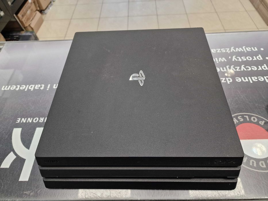 Konsola PS4 PRO PlayStation 4 PRO 1TB 7216B + pad + kable/ Grade B
