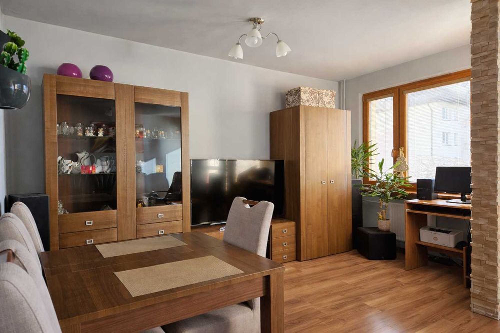 Mieszkanie M3 50 m2 Cieszyn Bobrek Wschód Skrzypka umeblowane.