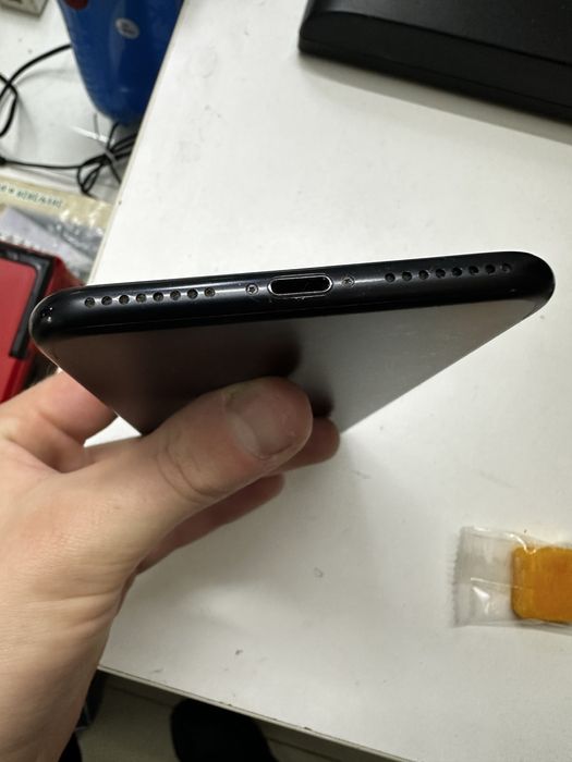 Продам айфон 7 plus