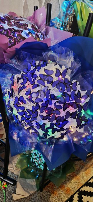 Букети з метеликів