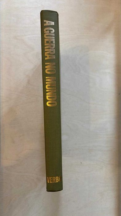 Livro "A Guerra no Mundo - Guerras e Guerrilhas desde 1945"