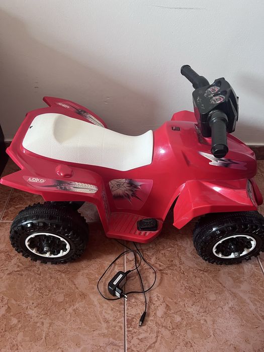 Carro elétrico infantil de brincar